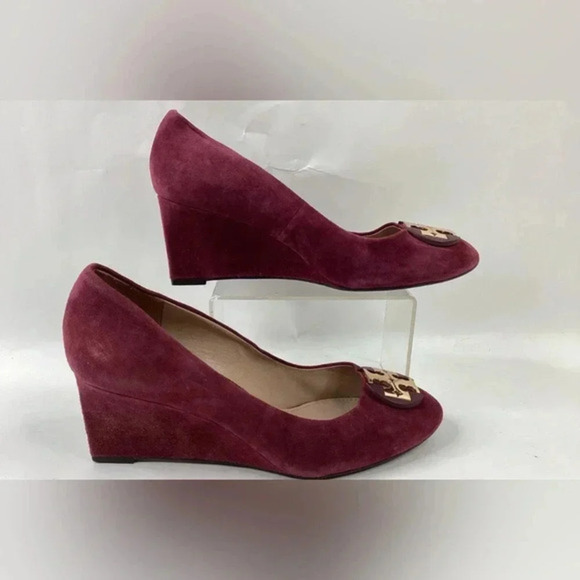 TORY BURCH LUNA‎ EMBELLISHED SUEDE MEDALLION WEDGE HEEL PUMPS SZ 7M - Picture 3 of 6